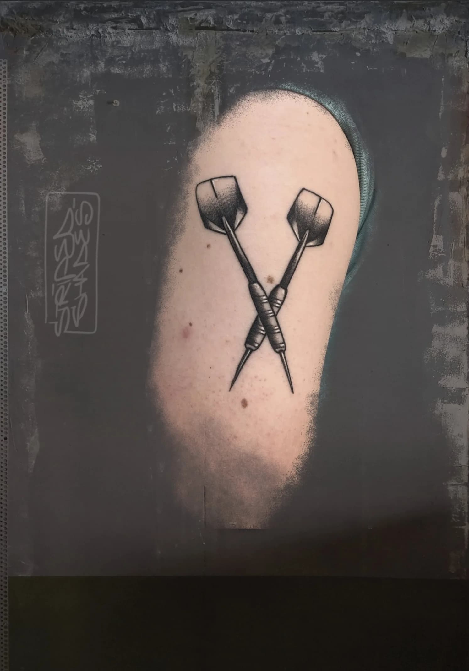 Crossed Darts in Black and Grey, by striped_shades